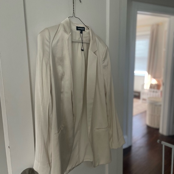 Express Women's Ivory Blazer - Picture 5 of 6